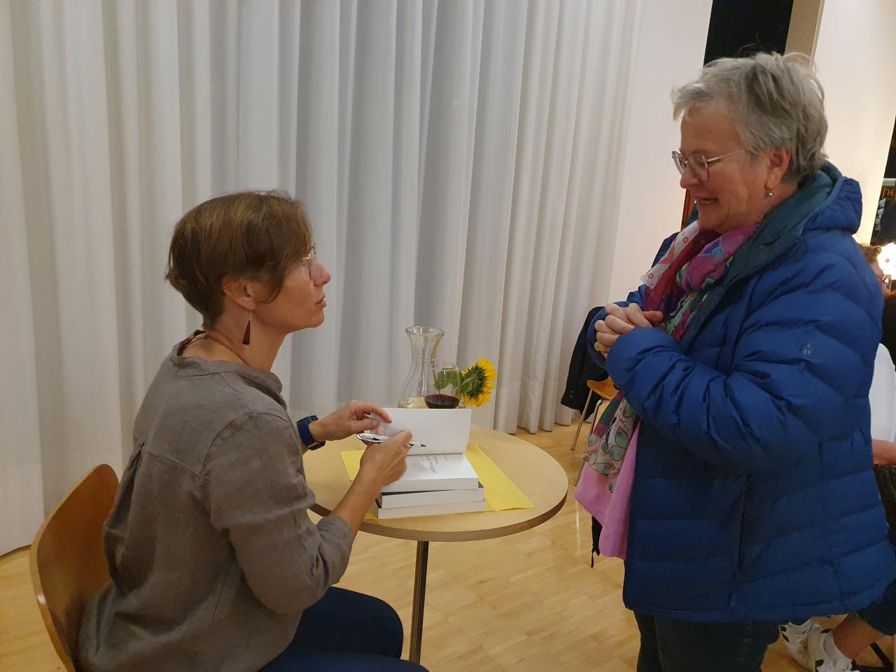 Nach der Lesung mit Marlene Kilga in der Bibliothek Satteins