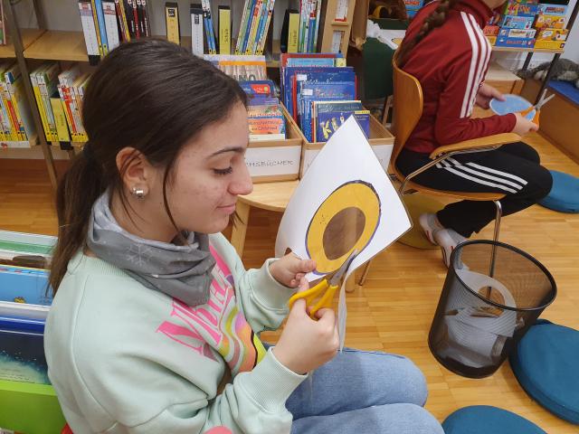 Sternenkarte basteln in der Bibliothek Satteins