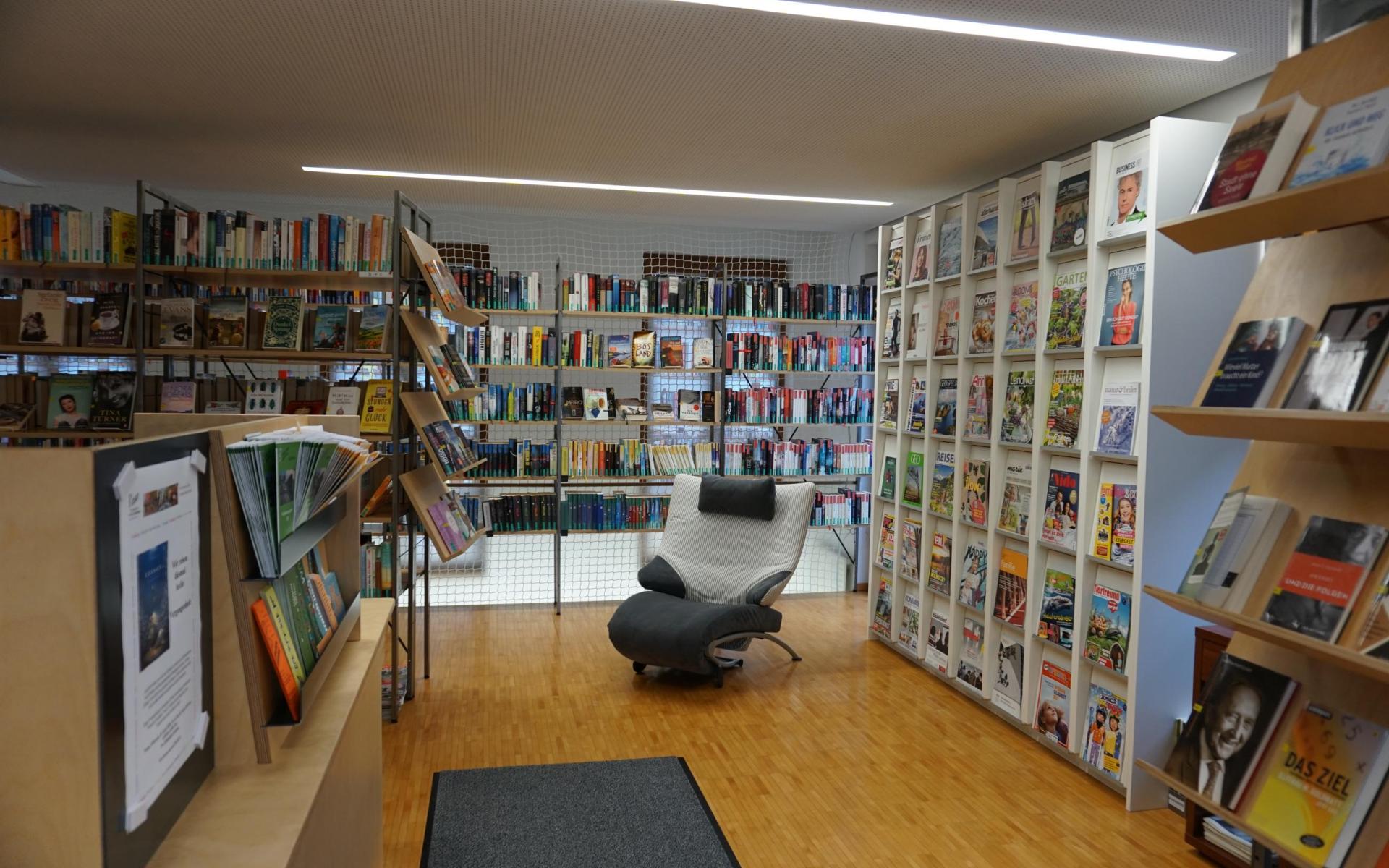 Symbolfoto Bibliothek Satteins