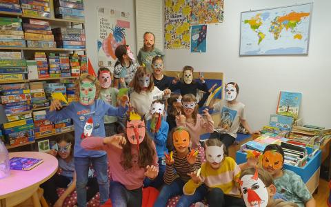 Gruselige Papiermasken